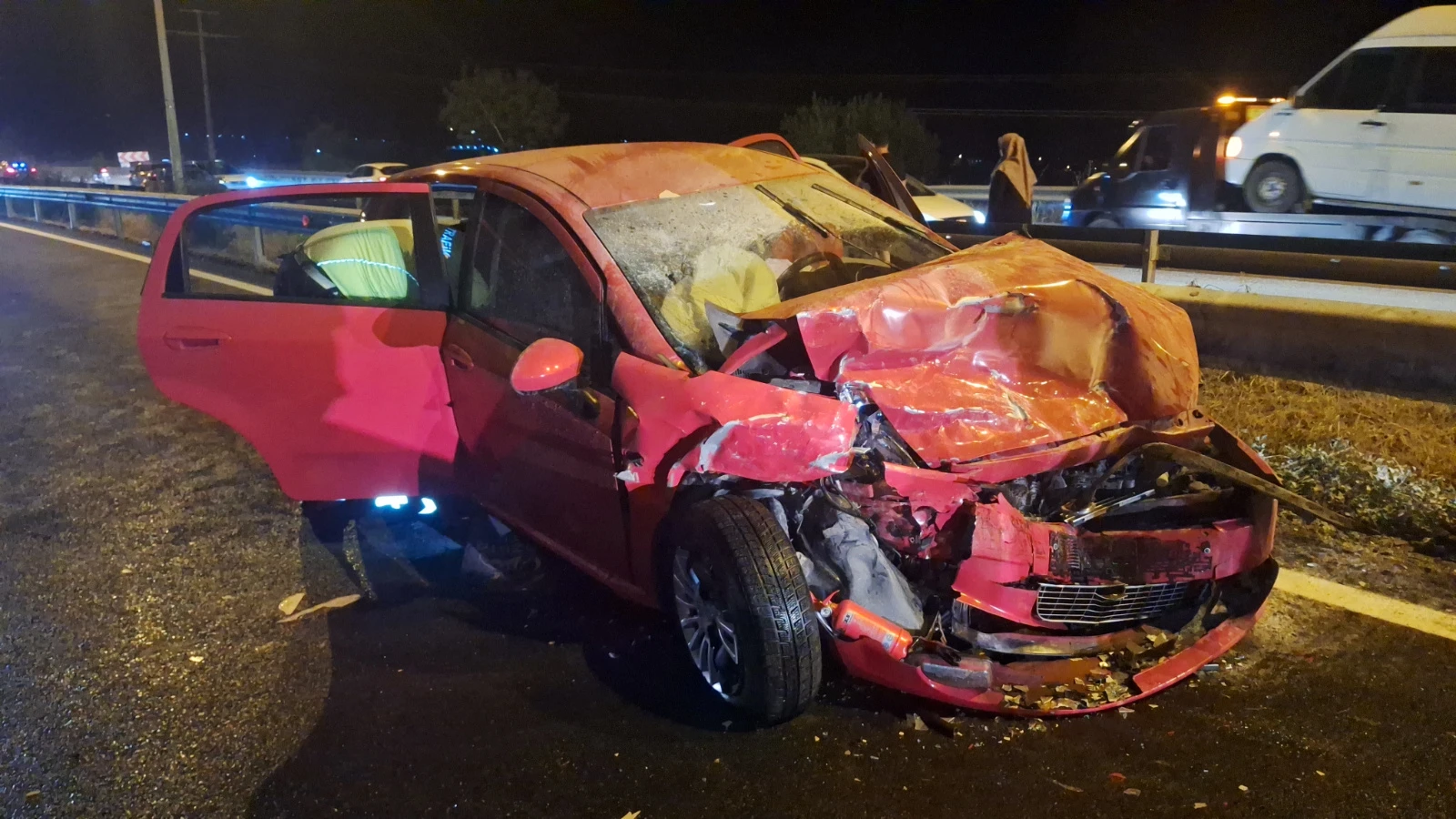Samsun'da iki otomobil çarpıştı: 1'i ağır 8 yaralı
