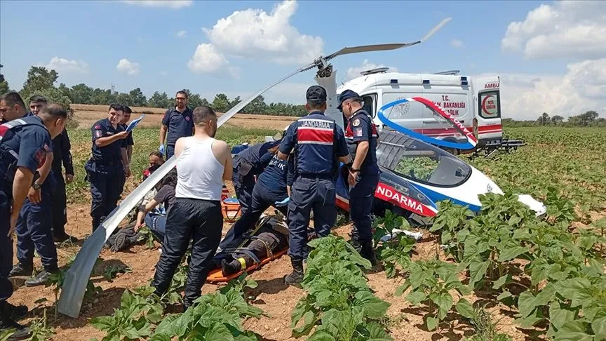 Adana'da jandarma cayrokopteri araziye sert iniş yaptı