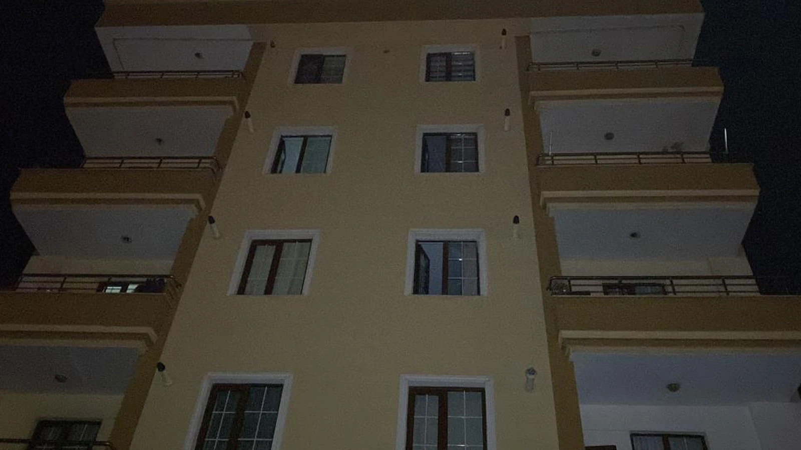 Çorum'da ilaçlama yapılan apartmandaki 7 kişi hastaneye kaldırıldı