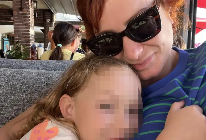 Anneye, kızını babasıyla görüşe 43 dakika geç götürdüğü gerekçesiyle 3 gün hapis