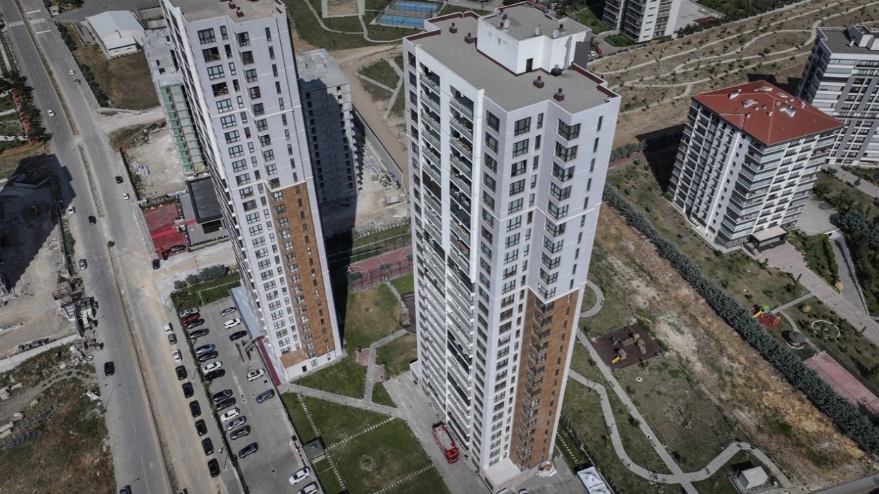 Ankara'da 26 katlı binada çıkan yangına ilişkin 3 kişi tutuklandı!