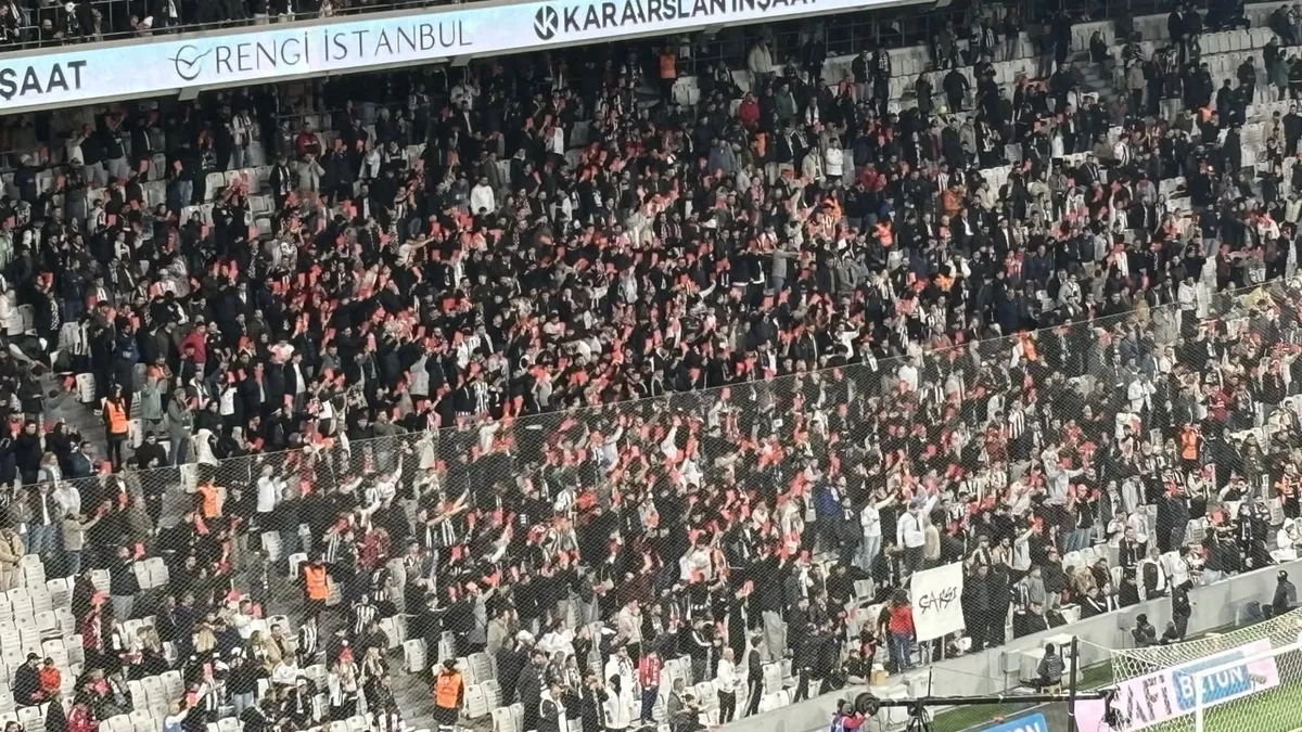 Beşiktaş taraftarından MHK'ya kırmızı kart!