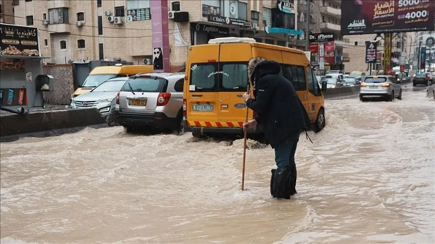 Doğu Kudüs'te şiddetli yağış nedeniyle evlerini su basan 2 Filistinli yaşamını yitirdi