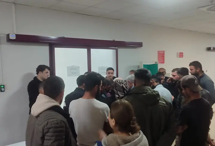 Kargo aracının çarptığı 2 yaşındaki Miran, ağır yaralandı 