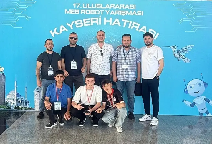 Samsun'da lise öğrencileri robot yarışmasında finale kaldı 
