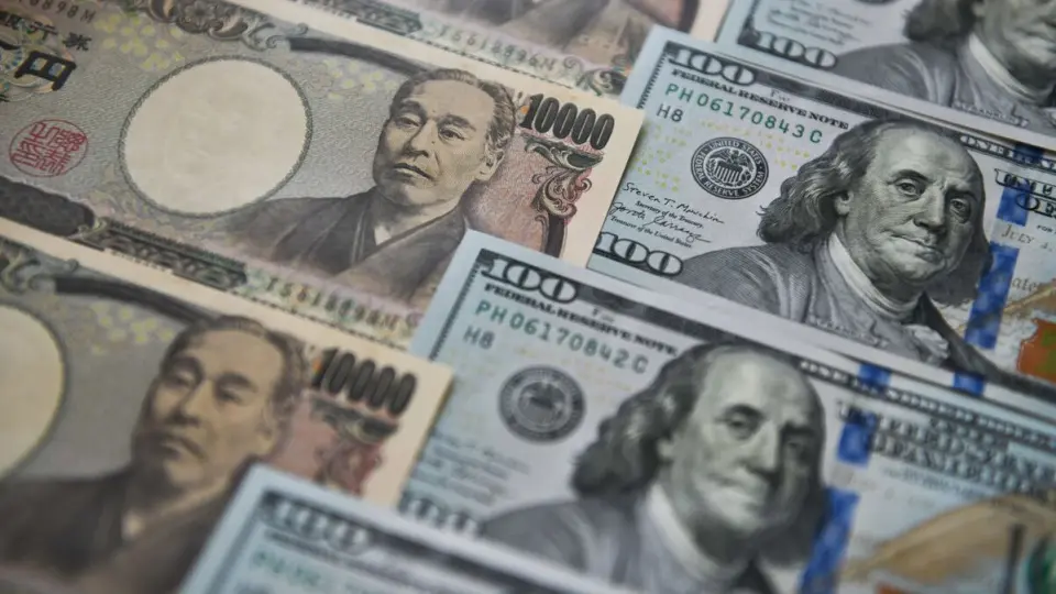 Bessent'in açıklamaları sonrası yen dolar karşısında değer kaybetti