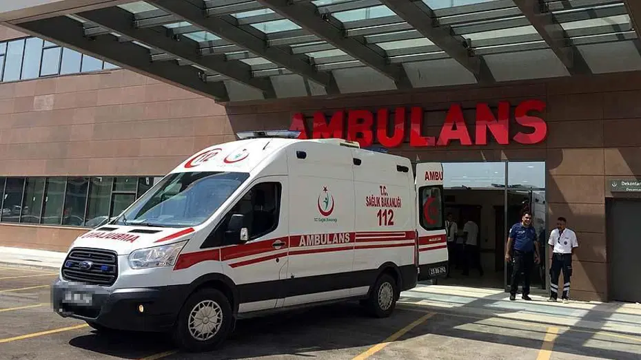 İstanbul'da lisede zehirlenme şüphesi: 40 öğrenci hastaneye başvurdu