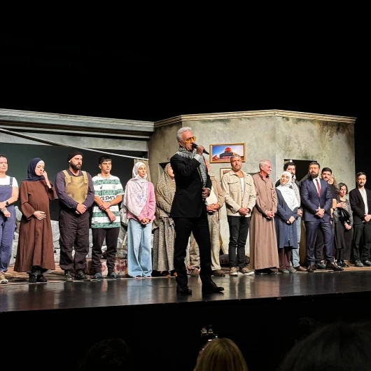 Tamer Karadağlı İlk Kez Sahnelenen Sumud Tiyatrosu Sonrası Konuştu: Gazze'ye Kayıtsız Kalamazdık Kalmadık Kalmayacağız