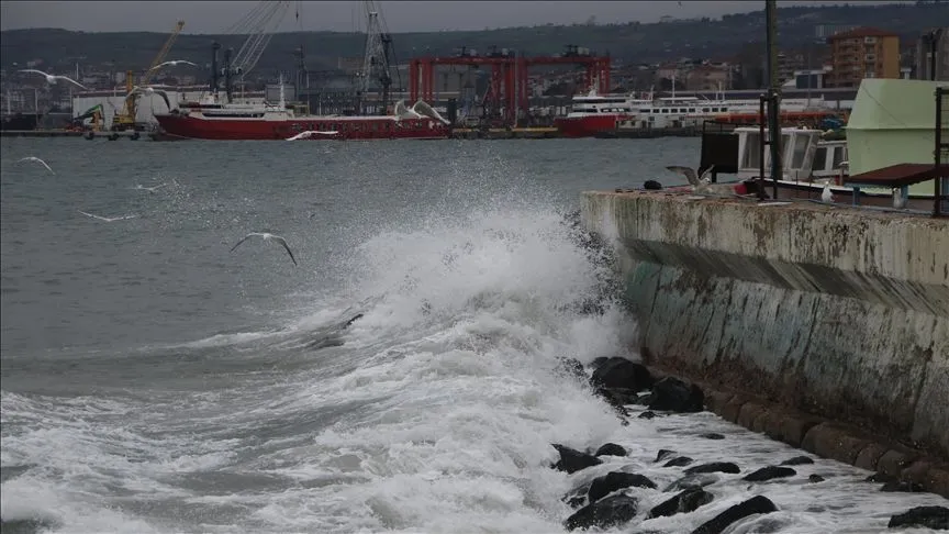Tekirdağ ve Kırklareli'nde olumsuz hava koşulları nedeniyle eğitime ara verildi