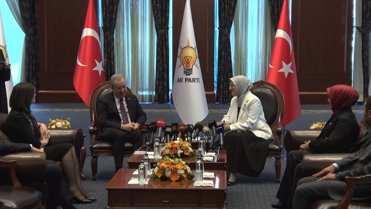 AKP ve MHP heyeti bayramlaşmasında Özel'i hedef aldılar