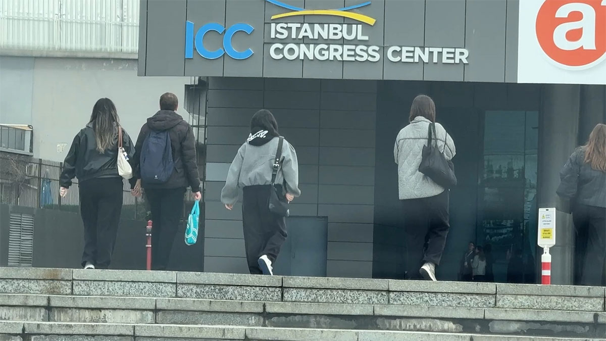 İstanbul’da Konserde Ölüm: 1 Kişi Hayatını Kaybetti, 2 Kişinin Hayati Tehlikesi Sürüyor
