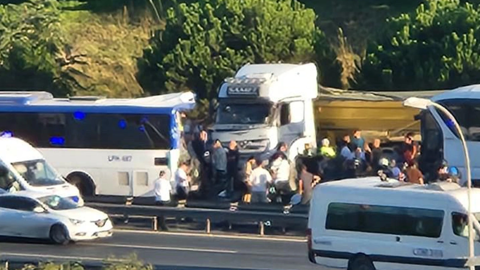 TEM Otoyolu'nda zincirleme kaza can aldı: 1 ölü