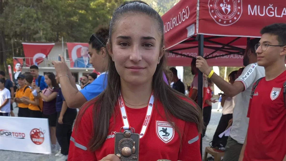 Samsunsporlu Yağmur Tosun Türkiye rekoru kırdı!
