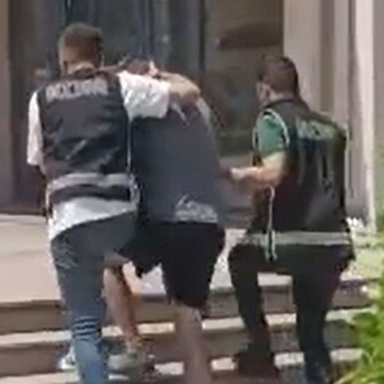 Sahte dövizle alışveriş yapan turist, sınır dışı edildi