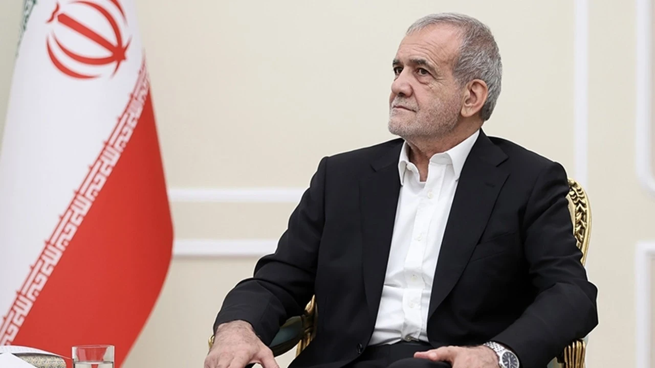 İran Cumhurbaşkanı Pezeşkiyan ile Pakistan Başbakanı Şerif görüştü
