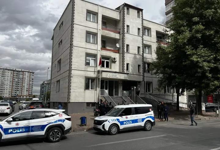 Aile sağlığı merkezinde sıra kavgası: 3 yaralı