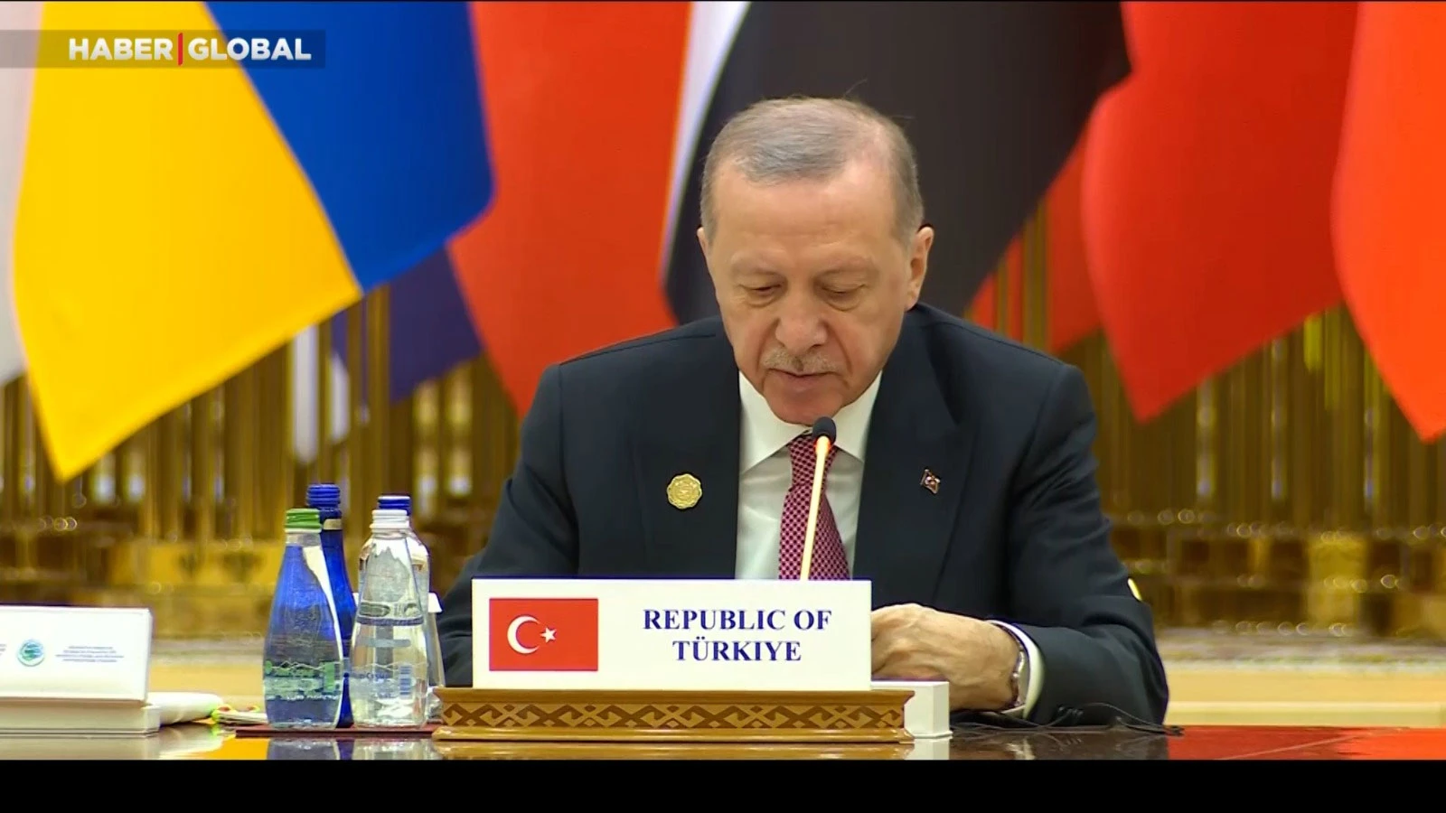 Cumhurbaşkanı Erdoğan'dan Türkmenistan'da önemli açıklamalar: Türkiye ara buluculukta önde gelen aktör