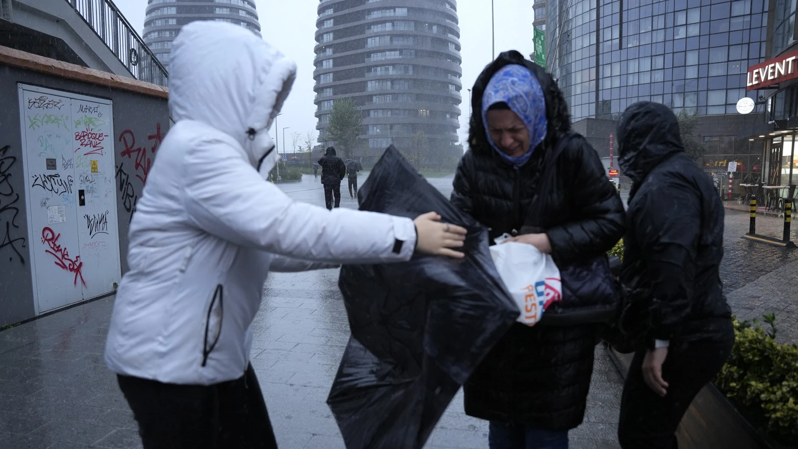 Meteoroloji ve AKOM'dan uyarı: İstanbul dahil birçok il için yeni alarm