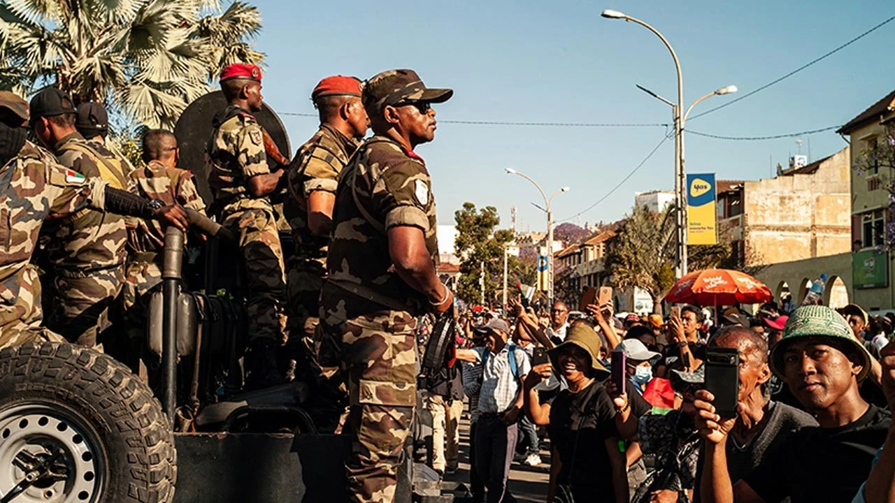 Madagaskar'da devrik Cumhurbaşkanı Rajoelina vatandaşlıktan çıkarıldı