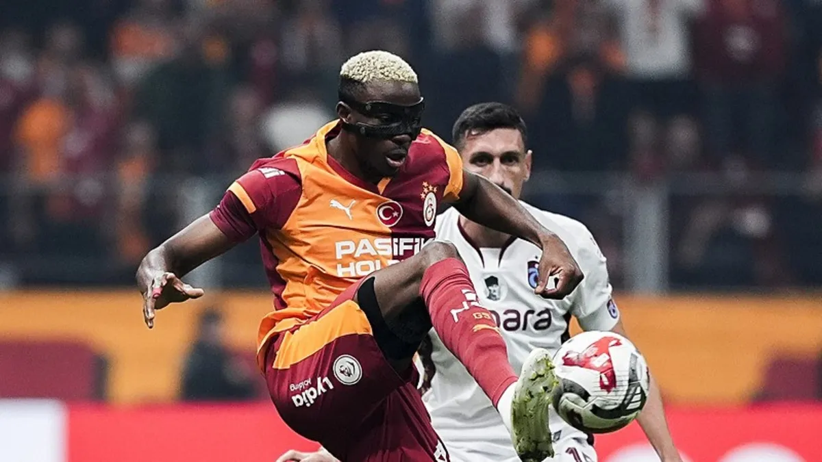Osimhen direğe takıldı! Galatasaray gole çok yaklaştı