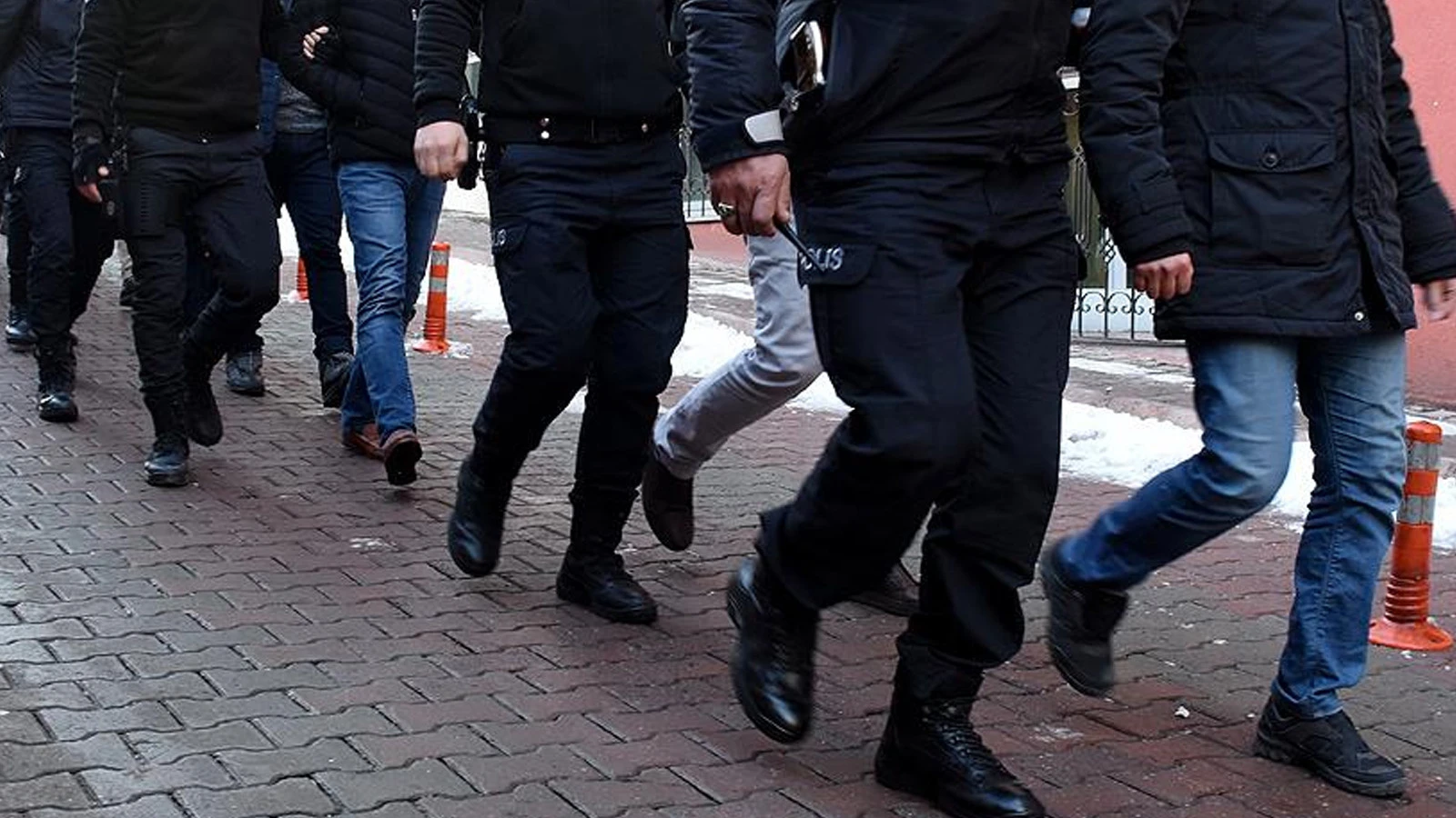 Ankara'da sahte polis çetesi çökertildi: 24 kişi gözaltında