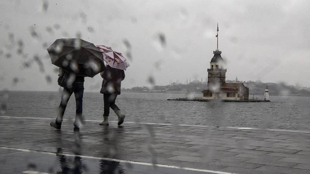Akom Açıkladı: Kuvvetli Sağanak İstanbul'u Ne Zaman Terk Edecek?