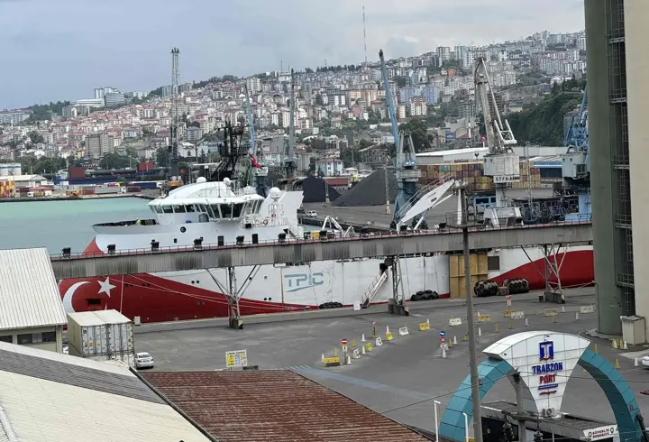 Barbaros Hayreddin Paşa sismik araştırma gemisi Trabzon Limanı’nda