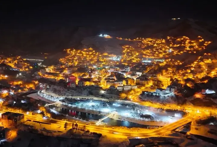 Kar altındaki Tunceli’de manzara, gündüz ve gece dronla görüntülendi
