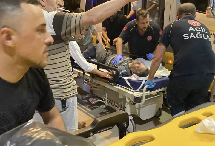 Kalp krizi geçiren yolcuyu hastaneye yetiştirdi