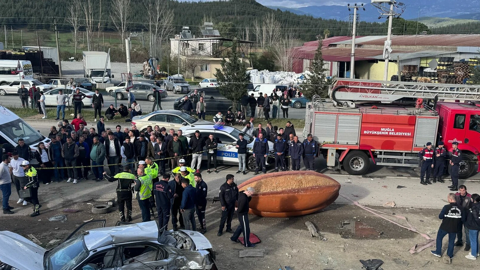Muğla'da katliam gibi kaza: 4 kişi can verdi, 2 kişi yaralandı