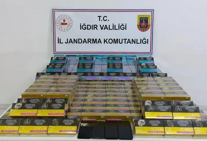 Piyasa değeri 4 milyon lira olan 3 bin elektronik sigara ve kaçak telefon ele geçirildi