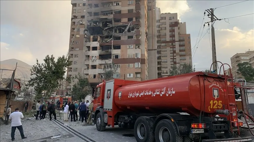 İsrail ordusu, Tahran'a yeni hava saldırıları başlattığını duyurdu