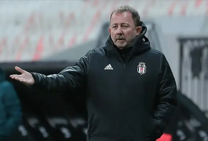 Beşiktaş'ta Sergen Yalçın sesleri: Sözleşme süresi belli oldu!