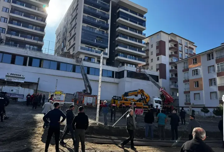7 katlı binanın otoparkında yangın; 29 kişi dumandan etkilendi
