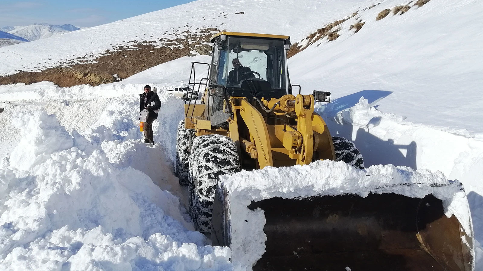 Van, Bitlis, Muş ve Hakkari'de 1011 yerleşim yerine ulaşım sağlanamıyor