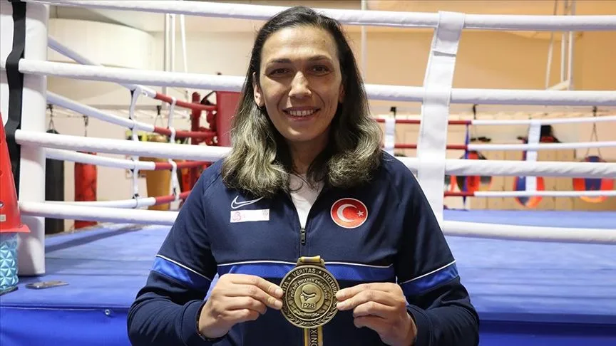 Şampiyon boksör Elif Güneri, "örnek" olmak istiyor