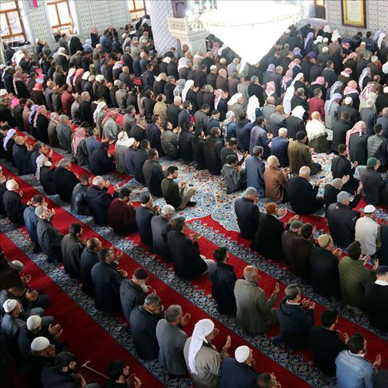 Diyanet ile adım adım Cuma namazı kılınışı