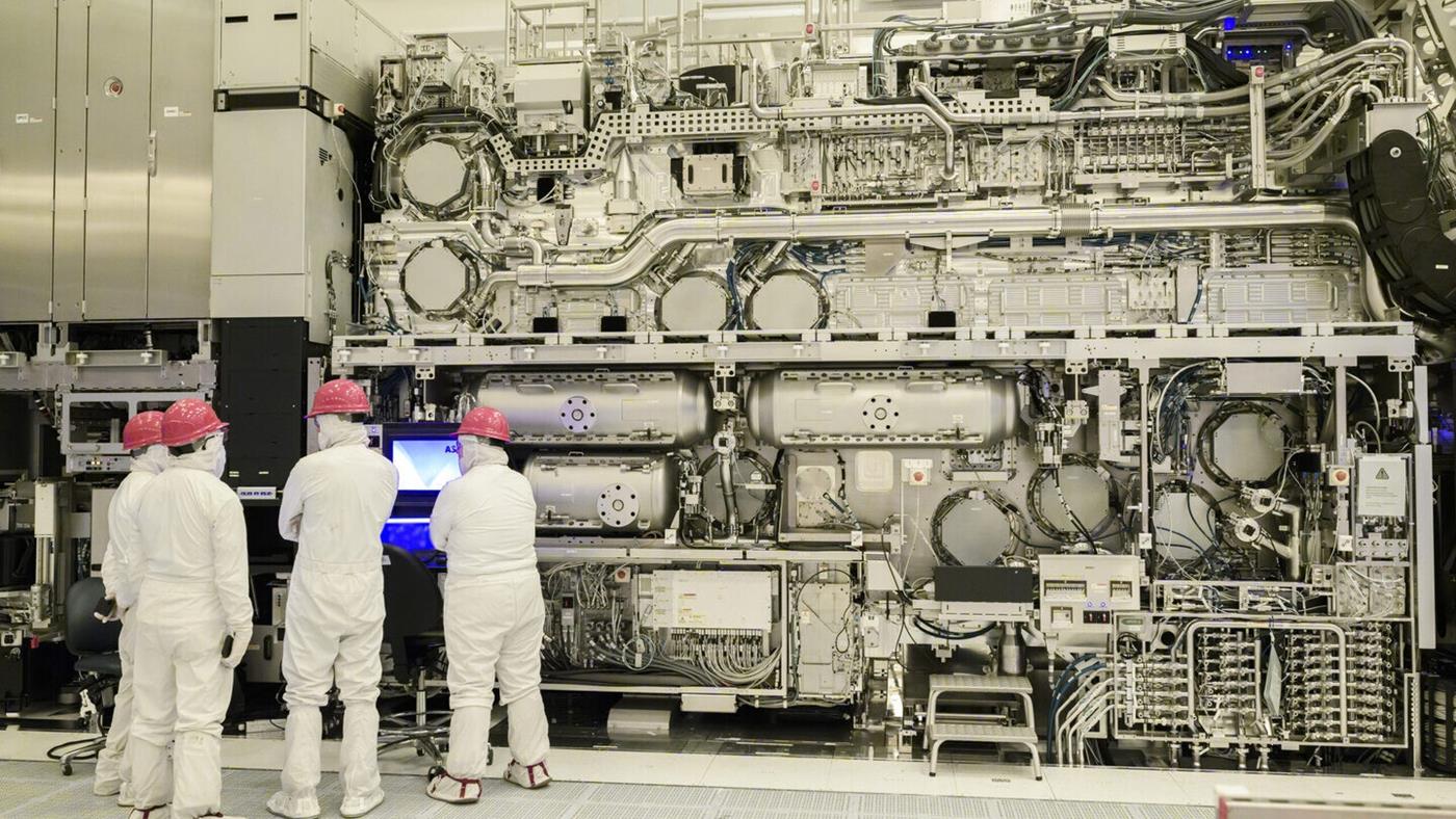 Intel, sektörün ilk ticari High-NA EUV litografi makinesini kurduğunu açıkladı