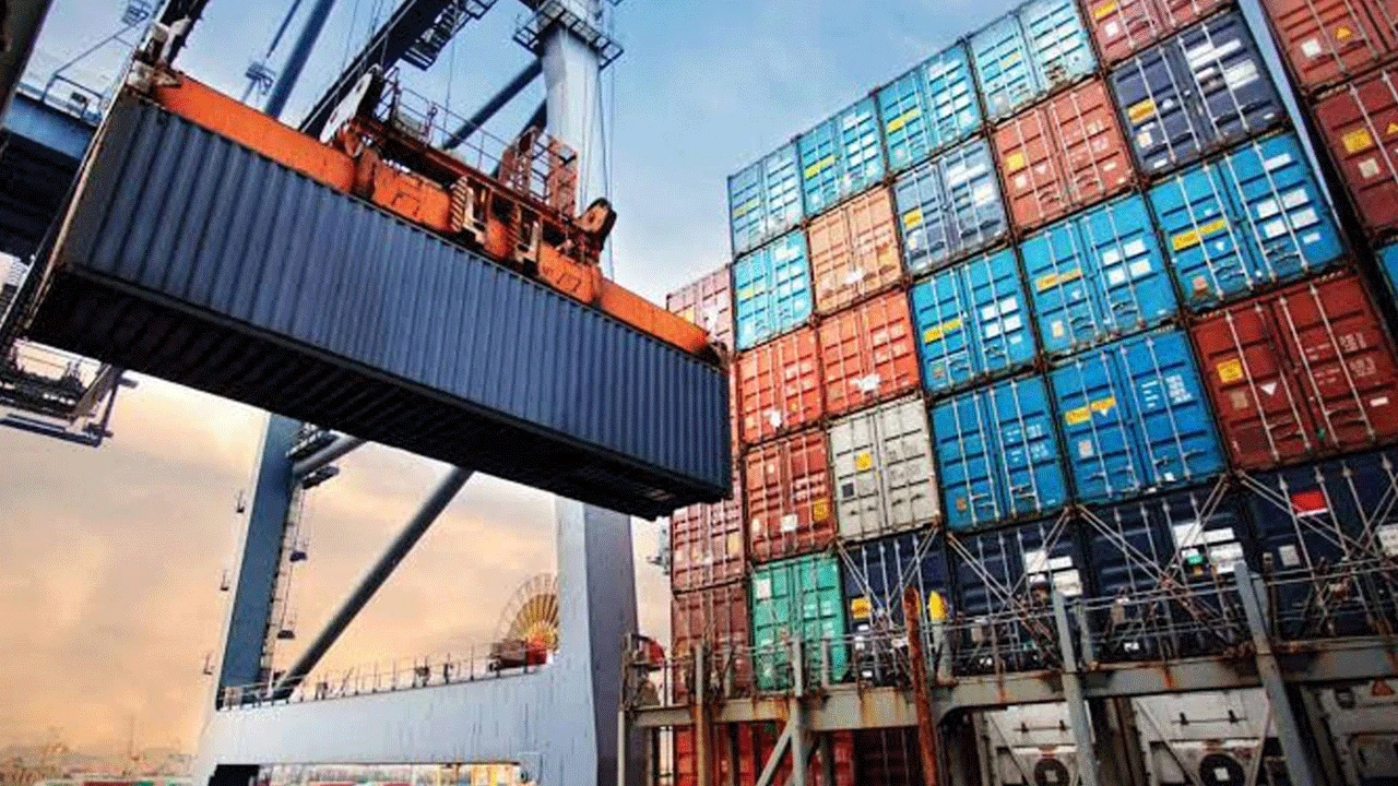 Ticaret Bakanlığı: 4 il 1 milyar dolar barajını geçti