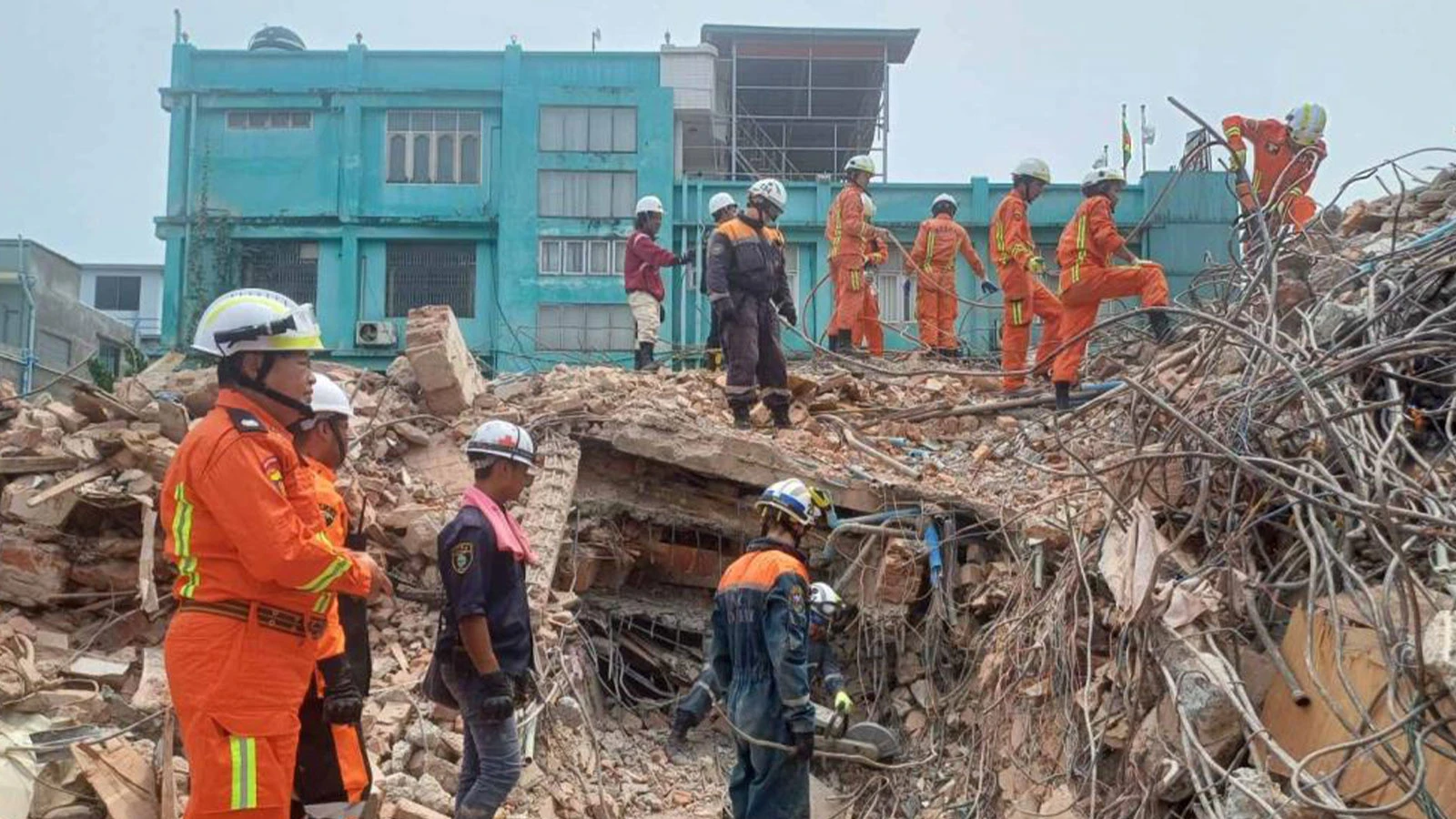 Myanmar'da can kaybı artıyor! Ölü sayısı 3 bin 600'e çıktı