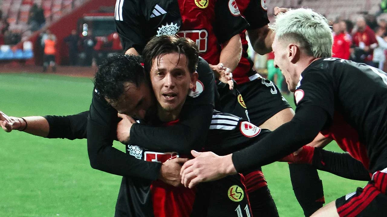 Eskişehirspor Kerem Baykuş'un Son Dakika Frikik Golüyle Iğdır Fk'yı Eledi: 1-0