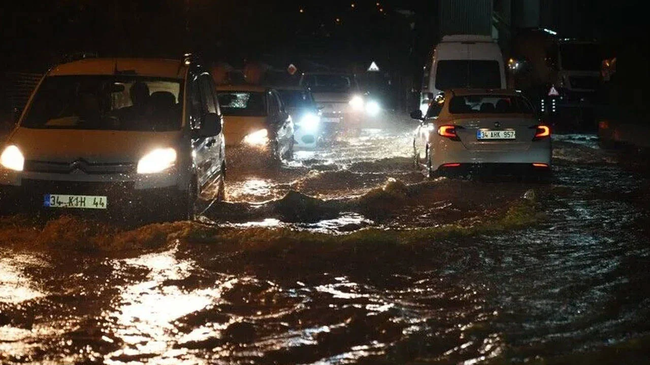Avukat Yanıtladı: Sel Nedeniyle Hasar Gören Araçların Zararını İdare Karşılar Mı?