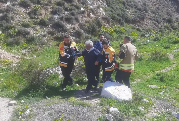 Şarampole yuvarlanan otomobilin sürücüsü yaralandı