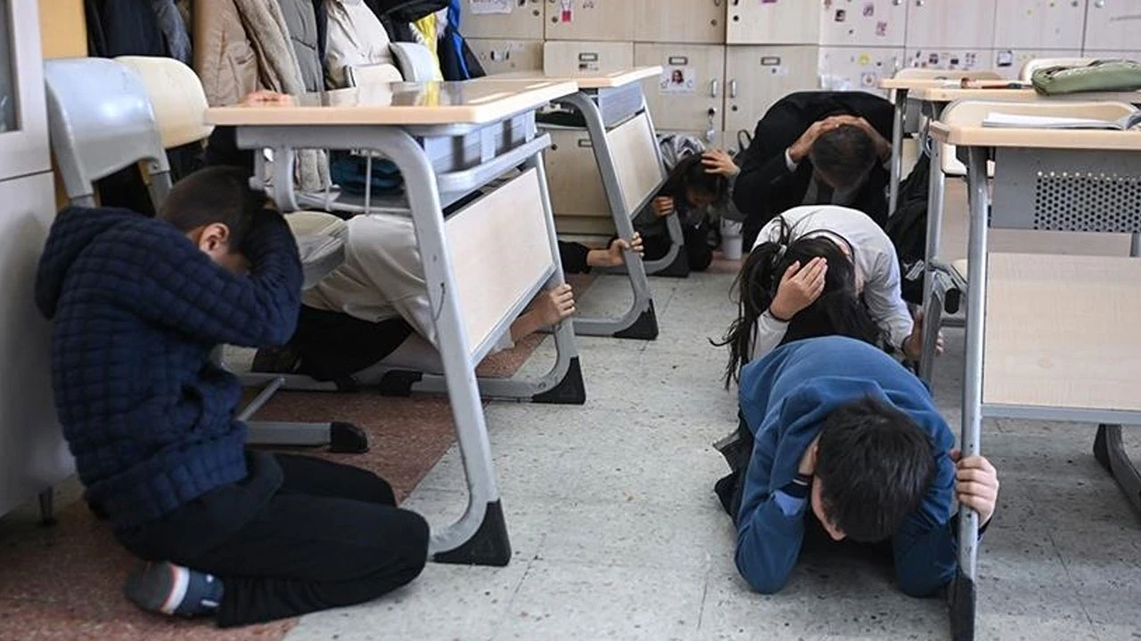 MEB, bugün afetlere karşı okullarda eş zamanlı tatbikat uygulayacak