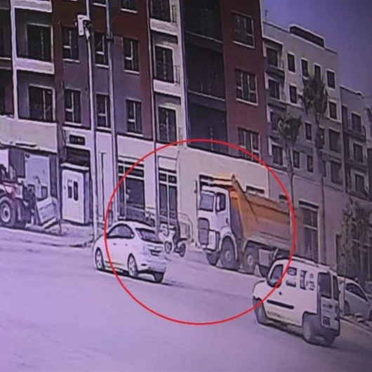 Hatay'da Kamyonun Kör Noktasına Gelen Motosiklet Sürücüsü Ezilerek Can Verdi