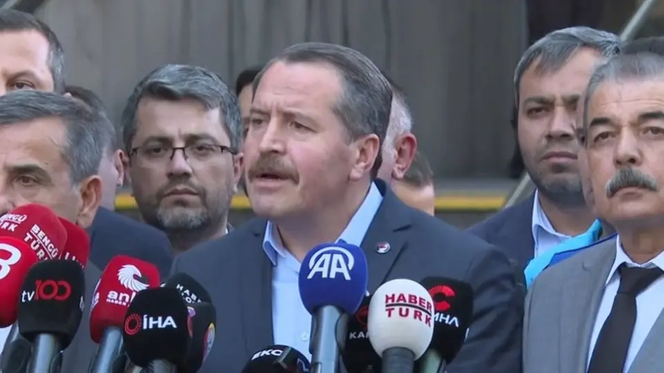 Hükümetten memurların taban aylığına bin lira artış teklifi