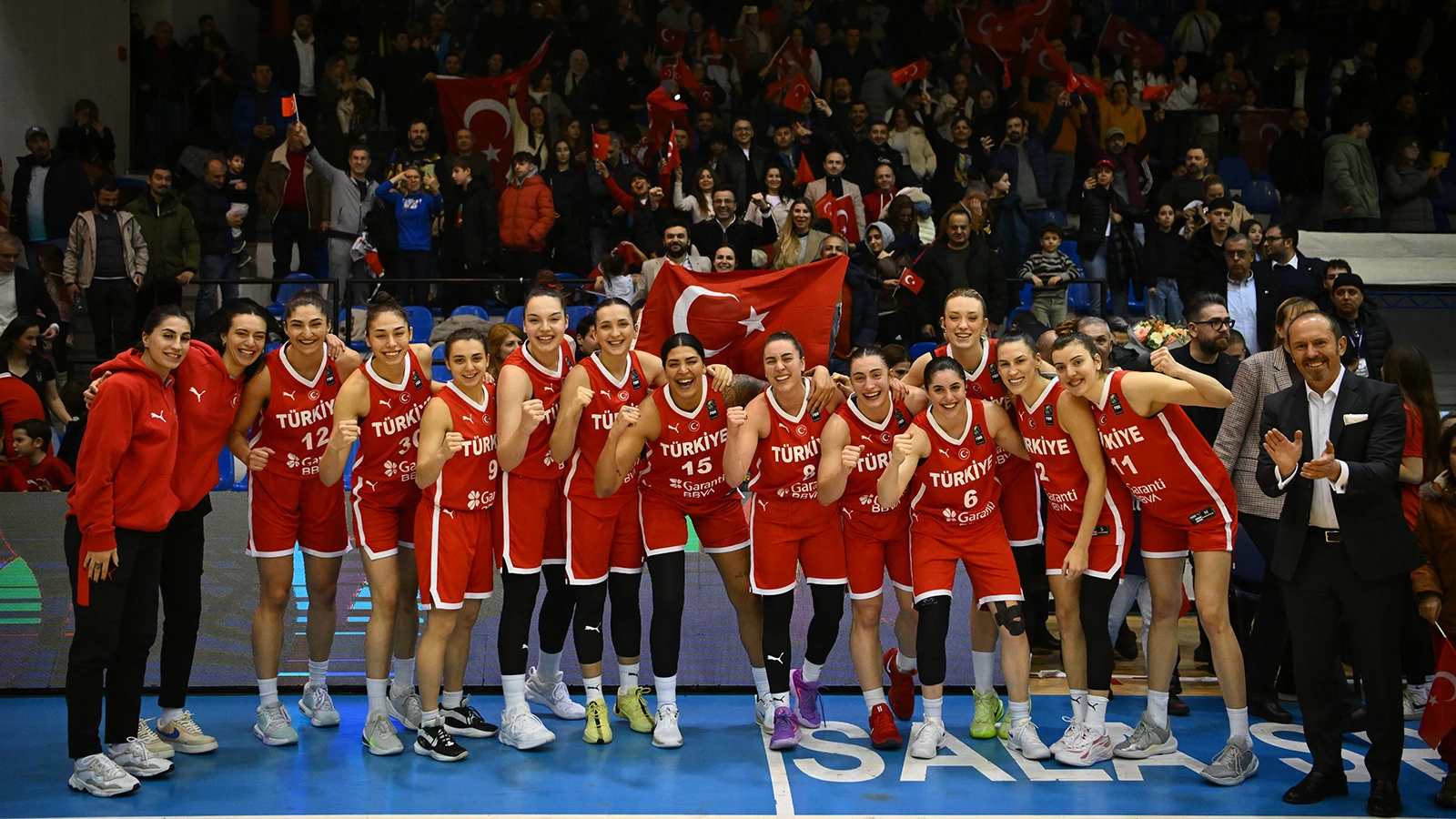 Potanın Perileri, FIBA sıralamasında 1 basamak yükseldi