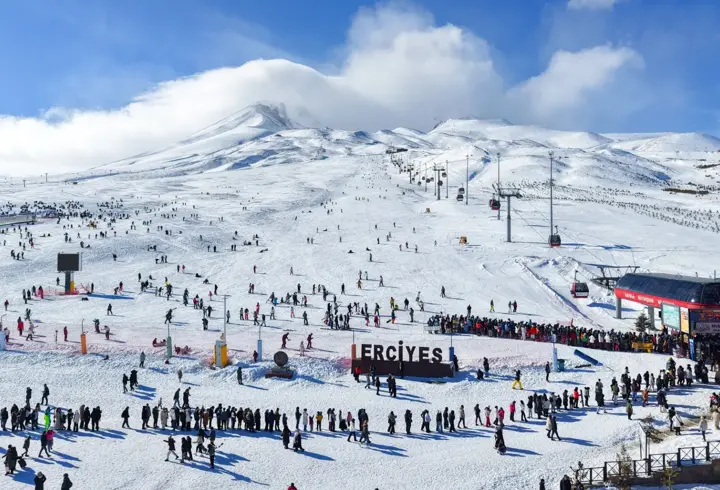 Erciyes Kayak Merkezi’ne 20 günde 550 bin ziyaretçi