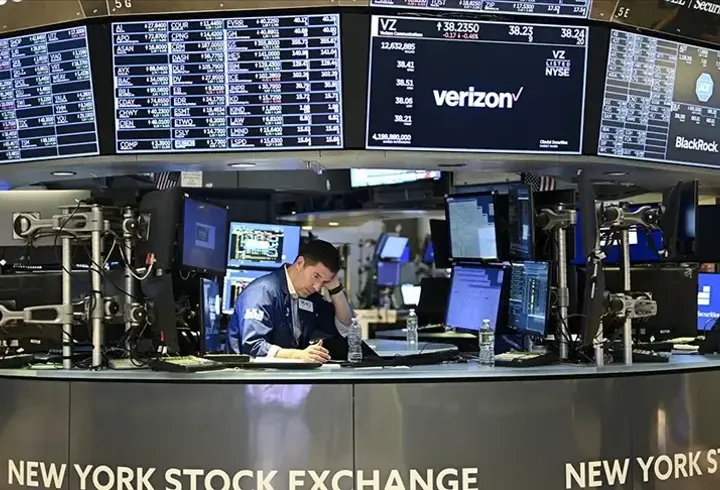 New York Borsası hükümet kapanışıyla düşüşle açıldı