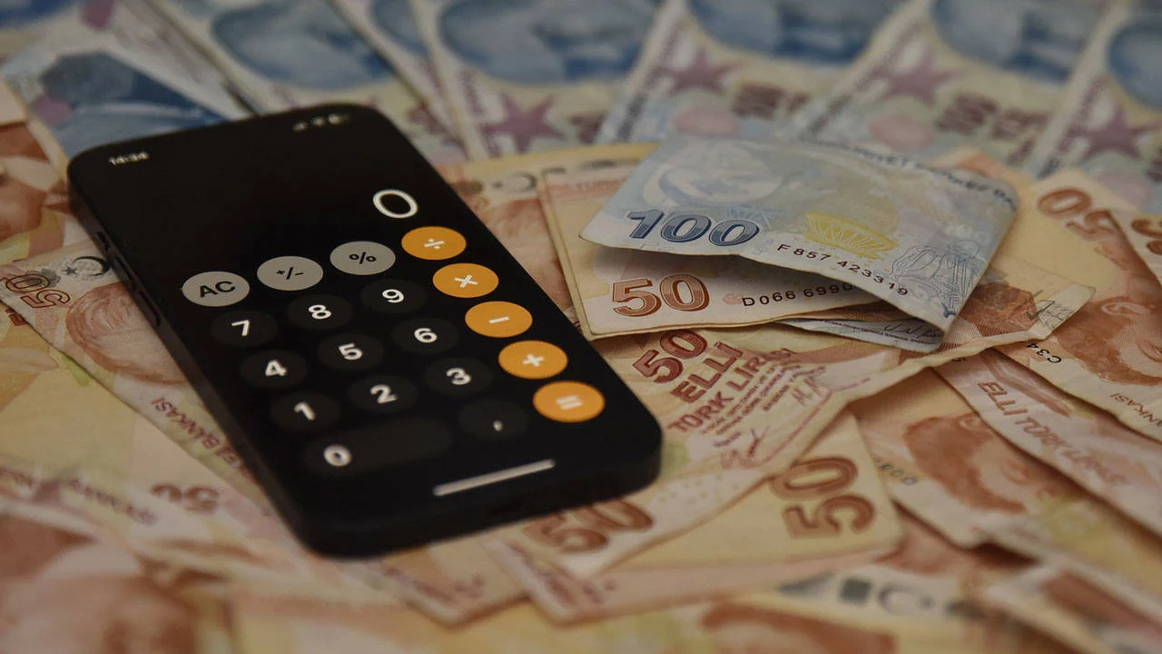 İlk İpucu Bütçe Teklifinden Geldi: Asgari Ücrete Ne Kadar Zam Yapılacak?